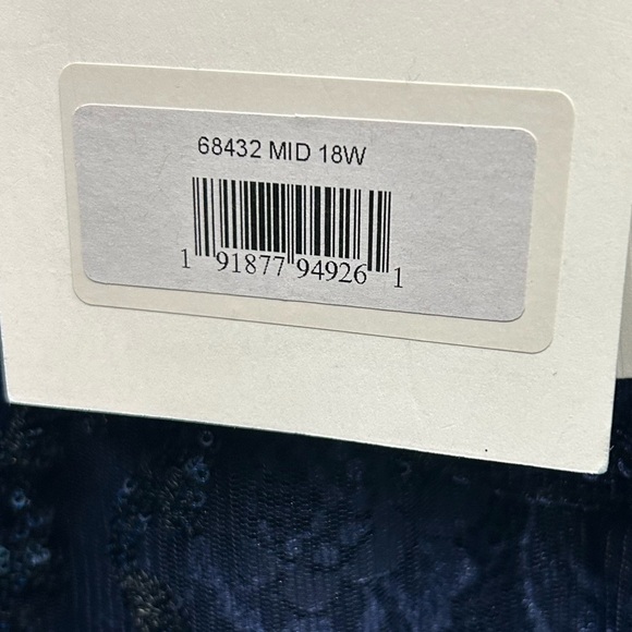 Mac Duggal 68432 NWT V Neck Flutter Sleeve Embellished Gown (Plus) - Picture 6 of 6